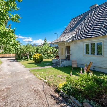 Mandala Majutus/Homestay Haapsalu Exterior foto